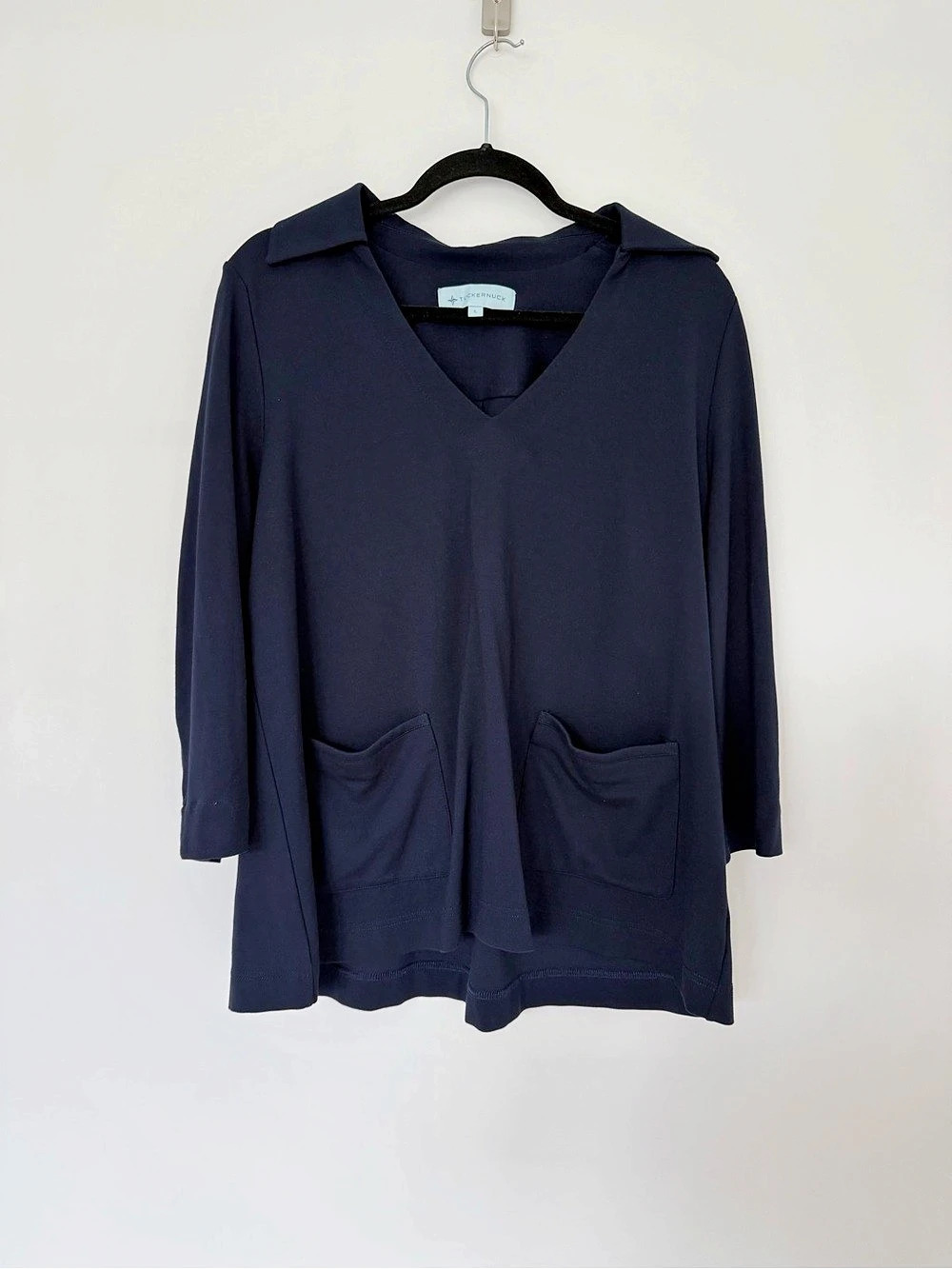 Tuckernuck Navy V-Neck Tunic Size Large Like New